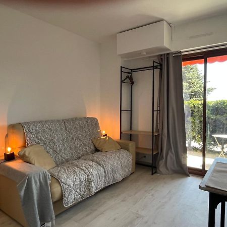 Charmant Studio Avec Terrasse Et Parking A Ванс Екстер'єр фото