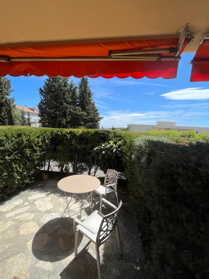 Charmant Studio Avec Terrasse Et Parking A Ванс Екстер'єр фото